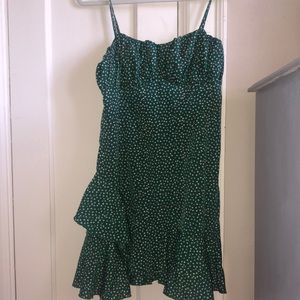 Adorable green dress! Perfect for summer weddings